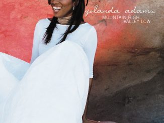 Yolanda Adams – In the Midst of It All